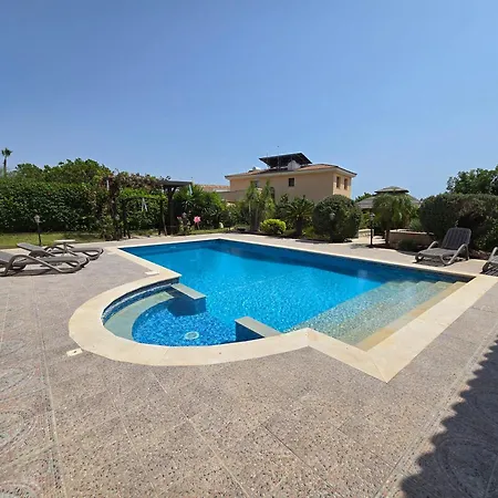 Luxury Aurelia *