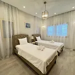Luxury Aurelia