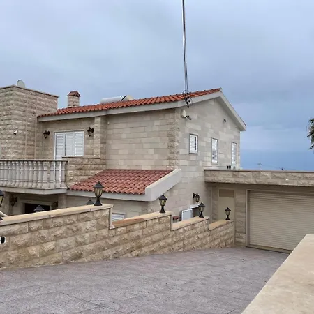 Luxury Aurelia Vila